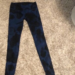 Lululemon leggings blue with black flowers